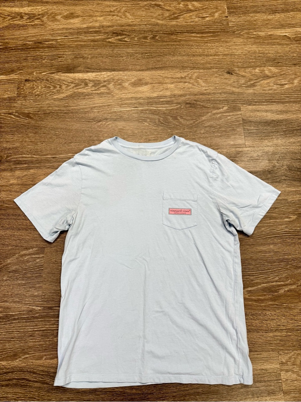 Vineyard Vines Men’s Medium Light Blue Logo Pocket T-Shirt Martha’s Vineyard